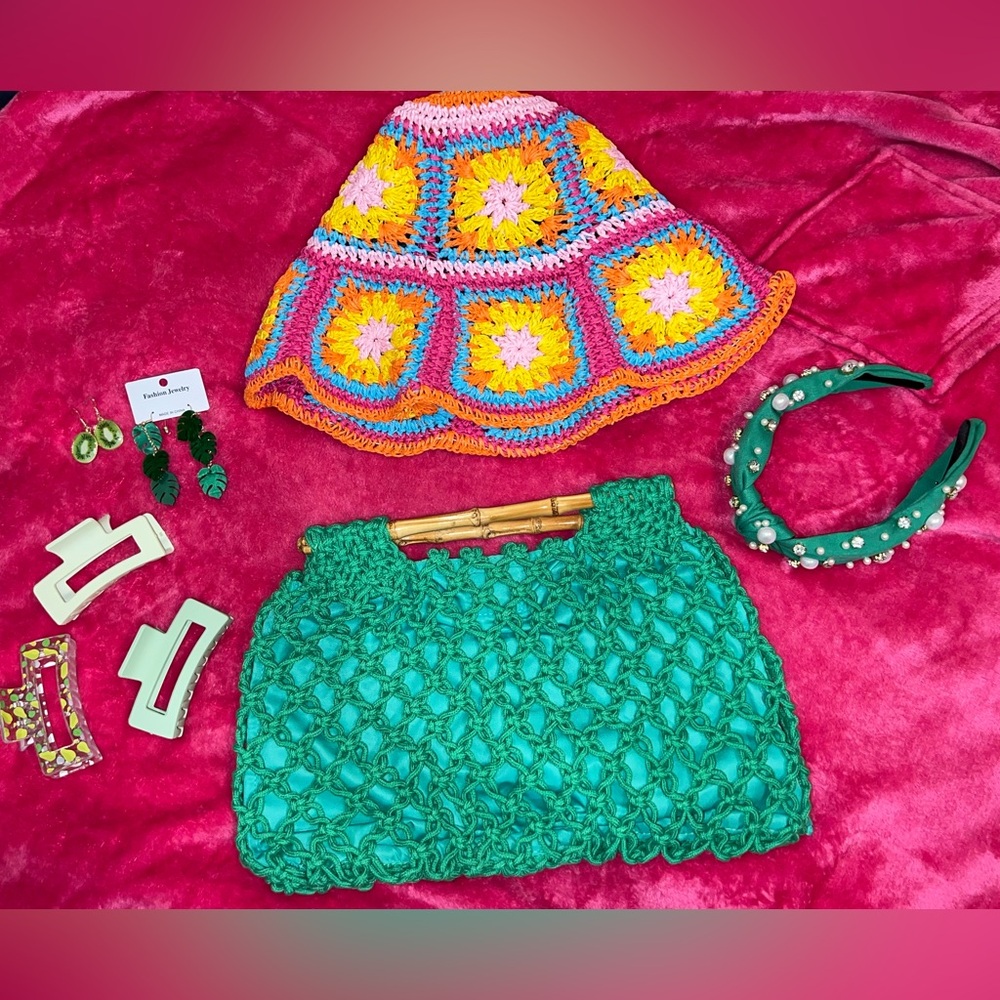 Women’s green hand bag and accessories